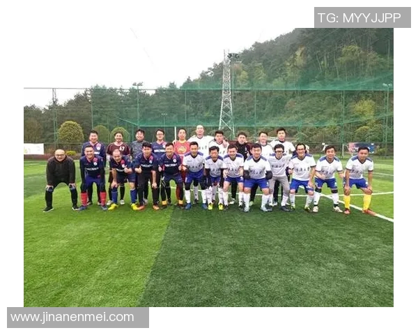 重庆足球队荣登足球配合排行榜第九名展现团队实力与默契 重庆足球队荣登足球配合排行榜第九名展现团队实力与默契