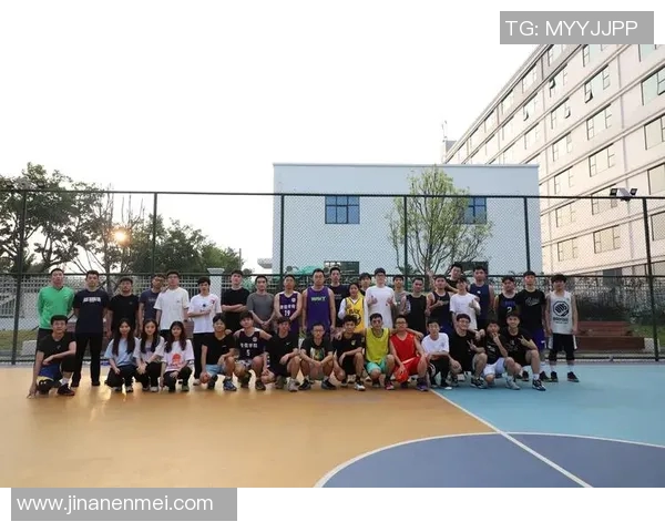 深圳篮球队区域防守创新之路探秘与战术解析 深圳篮球队区域防守创新之路探秘与战术解析