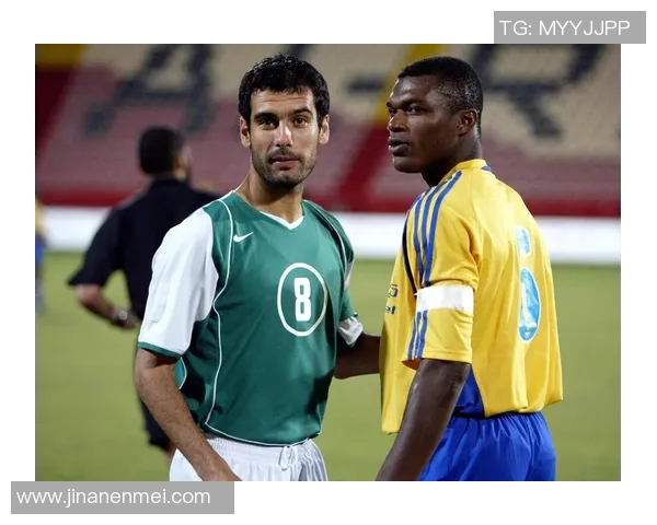 足球明星倒踢球意外身亡引发全球哀悼与安全隐患讨论