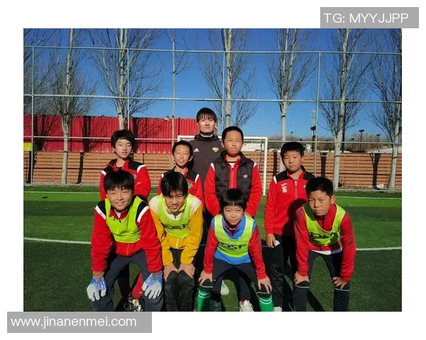 足球明星带娃的不同风格与教育理念探讨