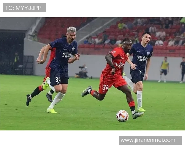 29岁足球明星因涉嫌违法活动被警方逮捕引发广泛关注与讨论